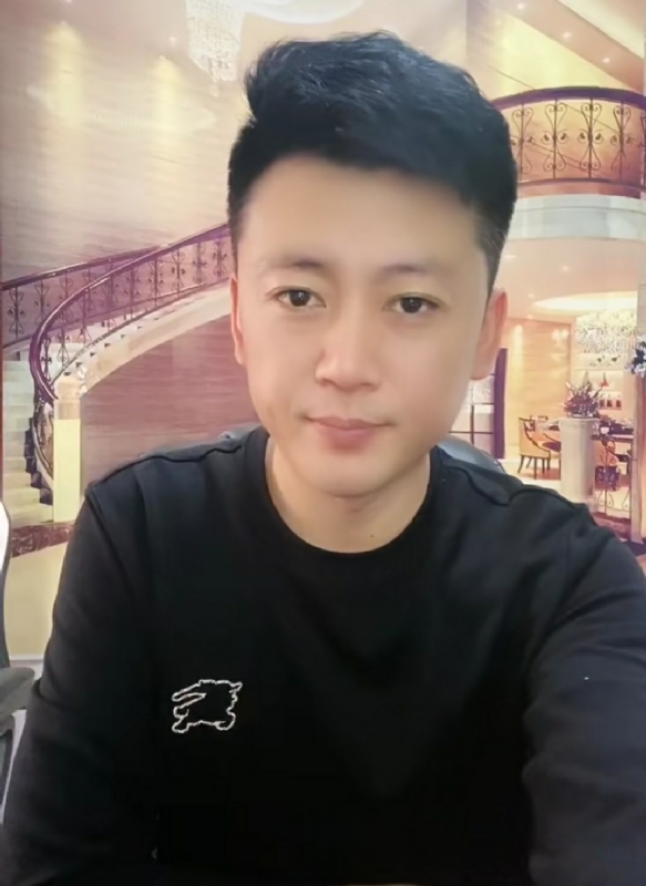 屋顶拾荒人的第三张照片--江苏中老年相亲网