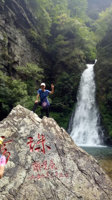 海岸岩崖的第一张照片--江苏中老年相亲网