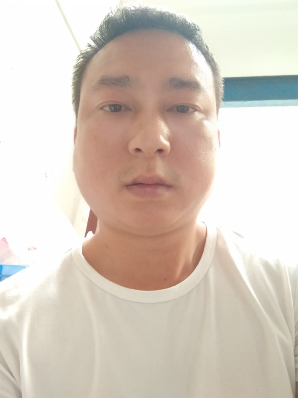 大叔的第一张照片--江苏中老年相亲网