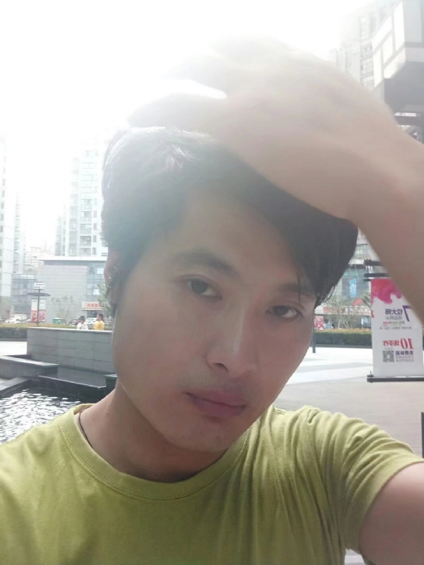 钢铁侠的第一张照片--江苏中老年相亲网