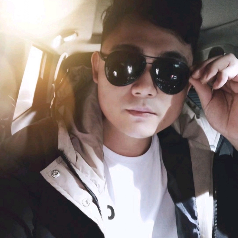 高大威武的第三张照片--江苏中老年相亲网