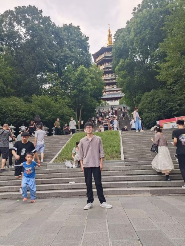 阳光男孩的第五张照片--江苏中老年相亲网