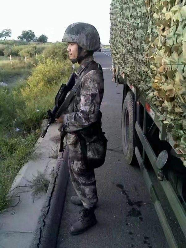 搬砖中的第一张照片--江苏中老年相亲网