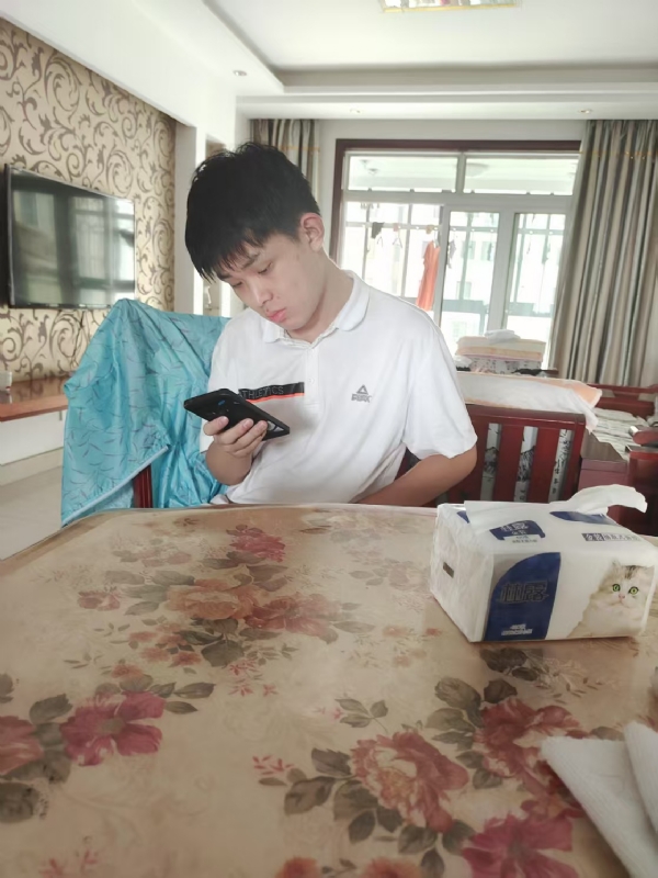 铁在烧的第一张照片--江苏中老年相亲网